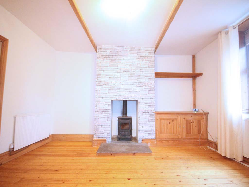 2 bedroom mid terrace house For Sale in Winewall - IMG_5858.jpg